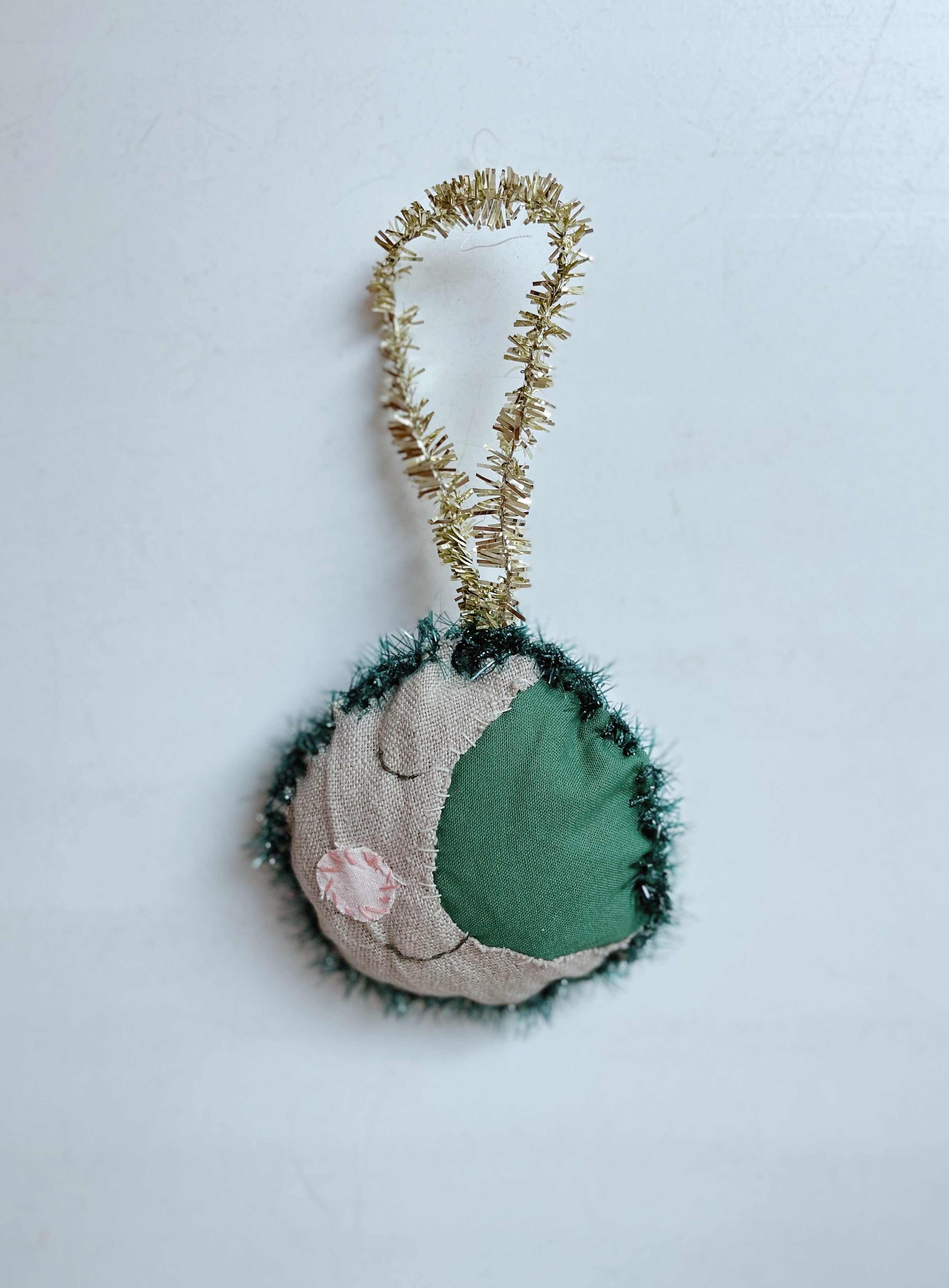 Round Moon Ornament / Green