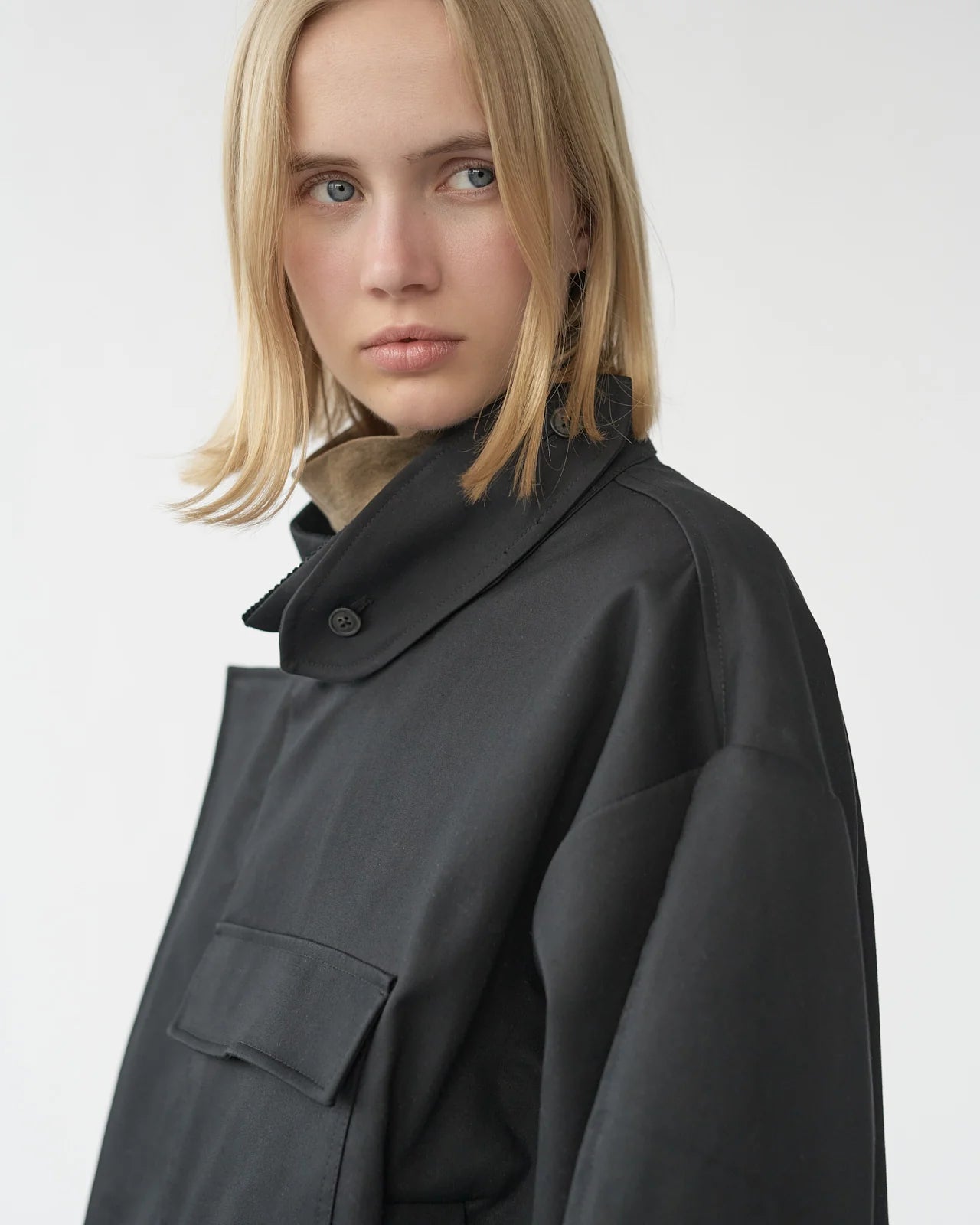 Water Resistant Coat / Black
