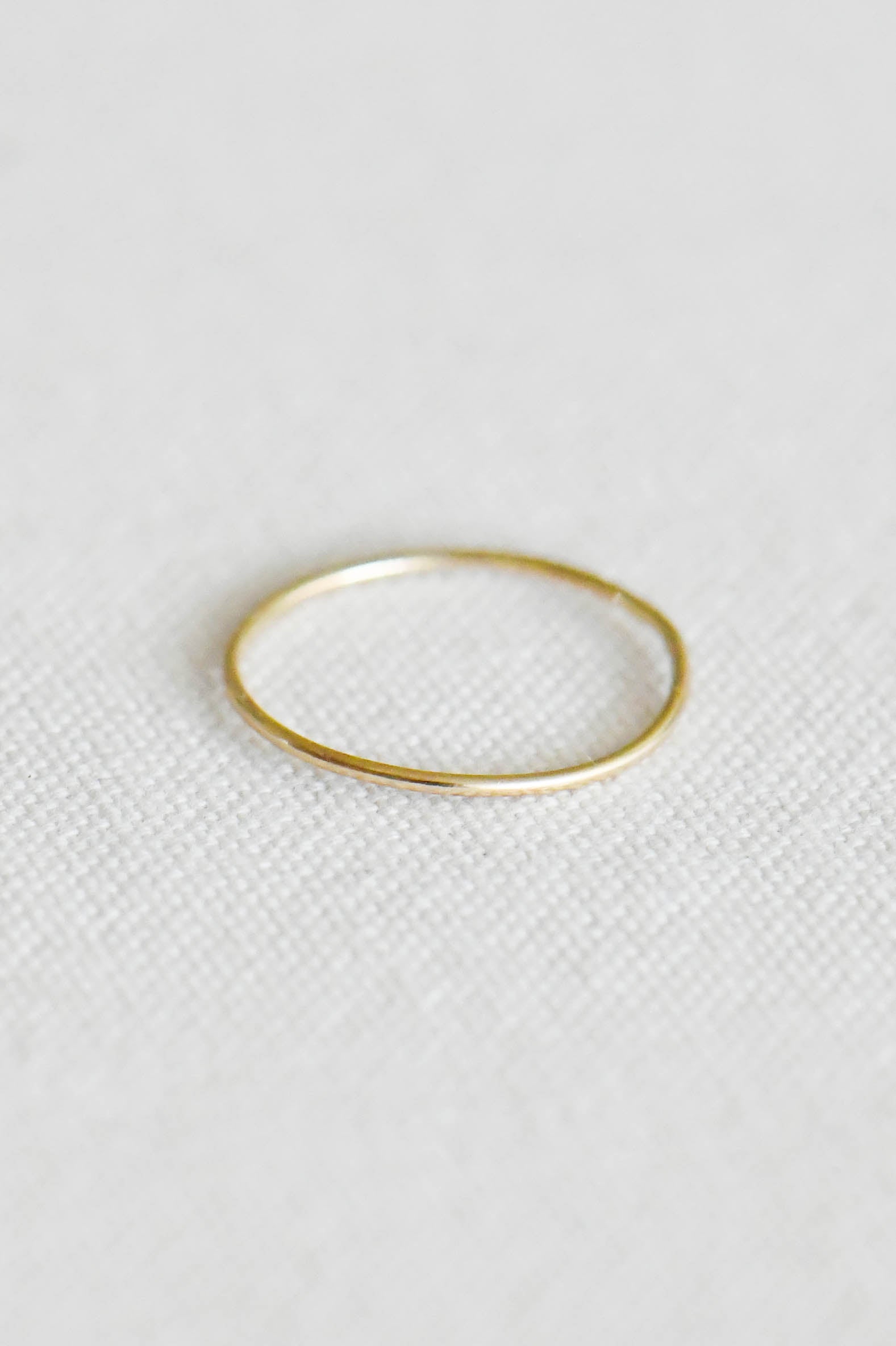 Simplicité Gold Ring