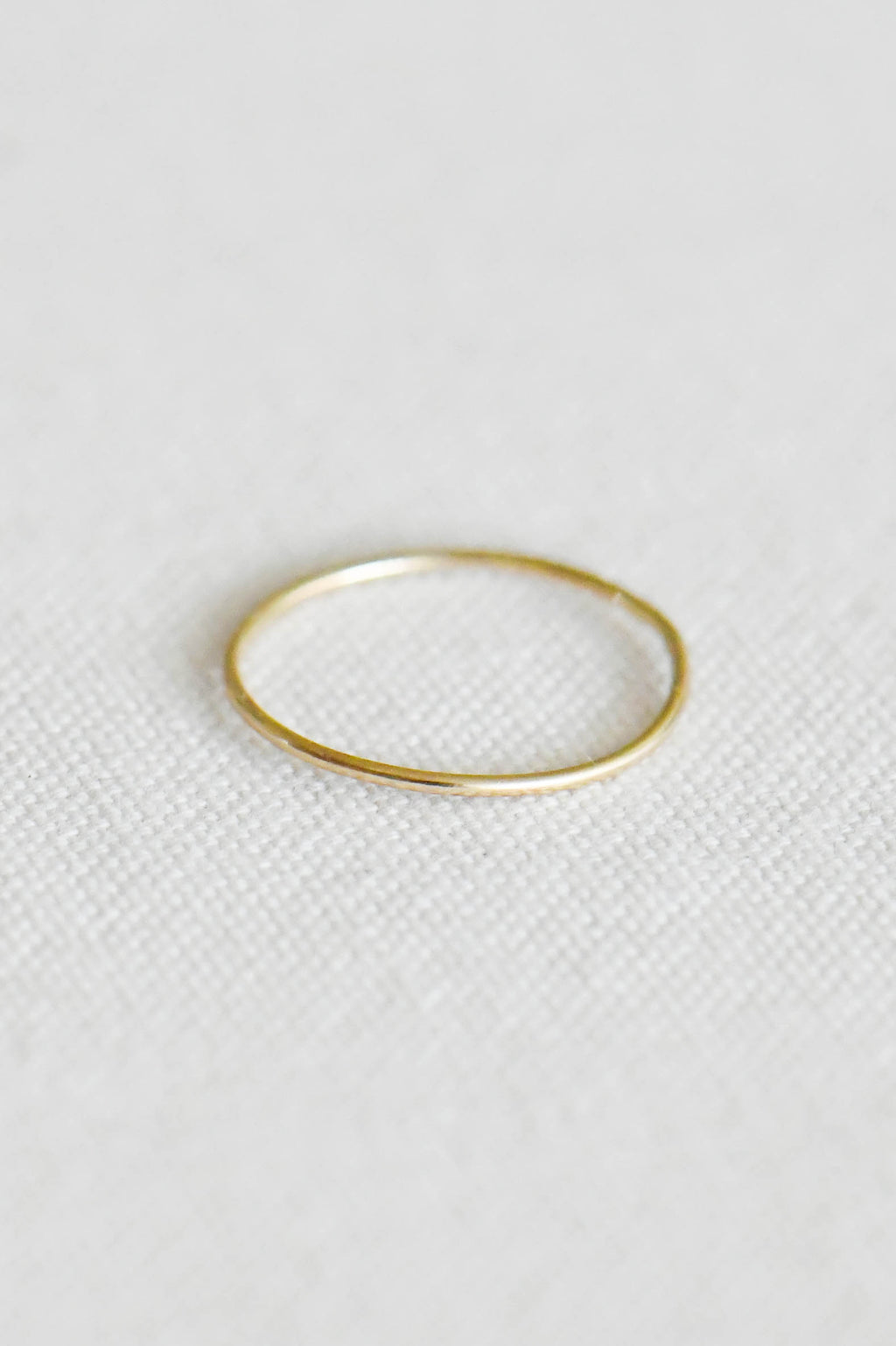 Simplicité Gold Ring
