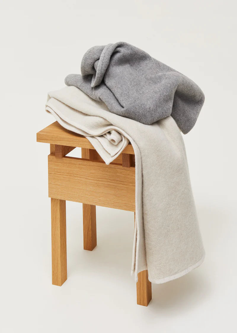 Edvin Wool Throw / Pure Grey