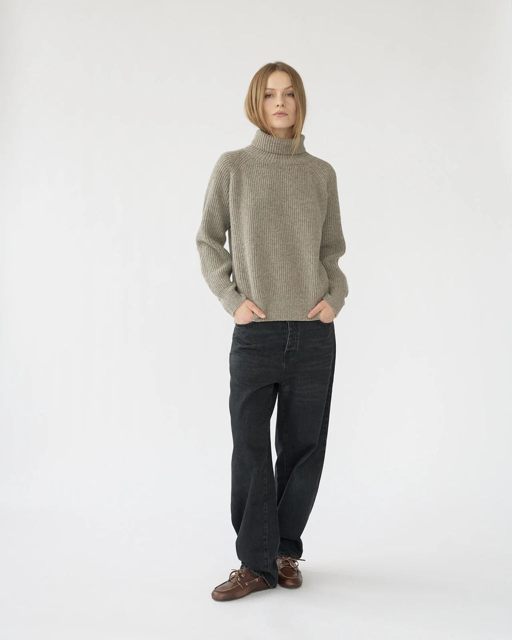 Shetland Wool Large Rib Crew-Neck Jumper / Nature