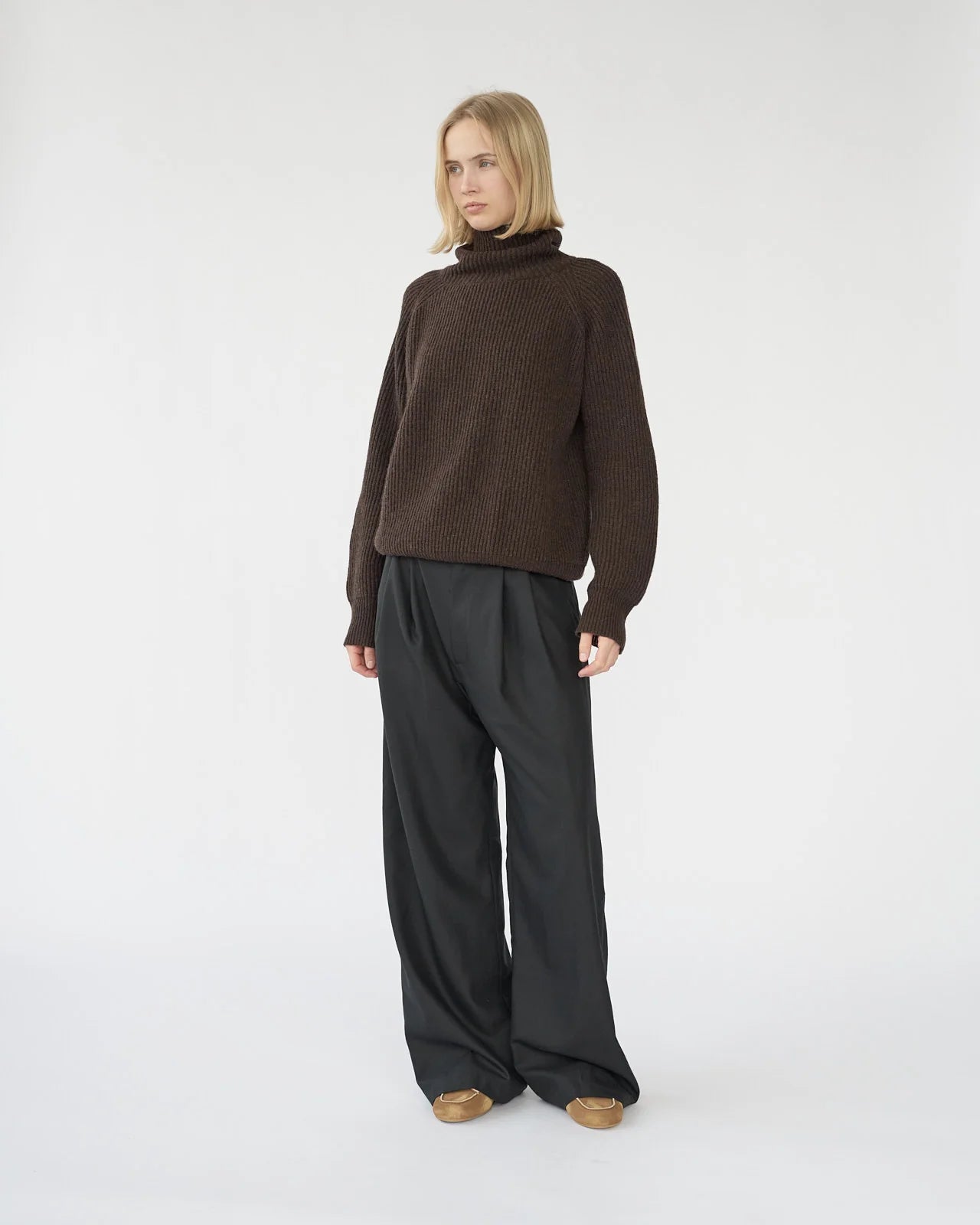 Fine Wool Wide Box Trousers / Black