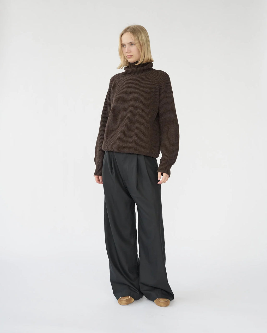 Fine Wool Wide Box Trousers / Black
