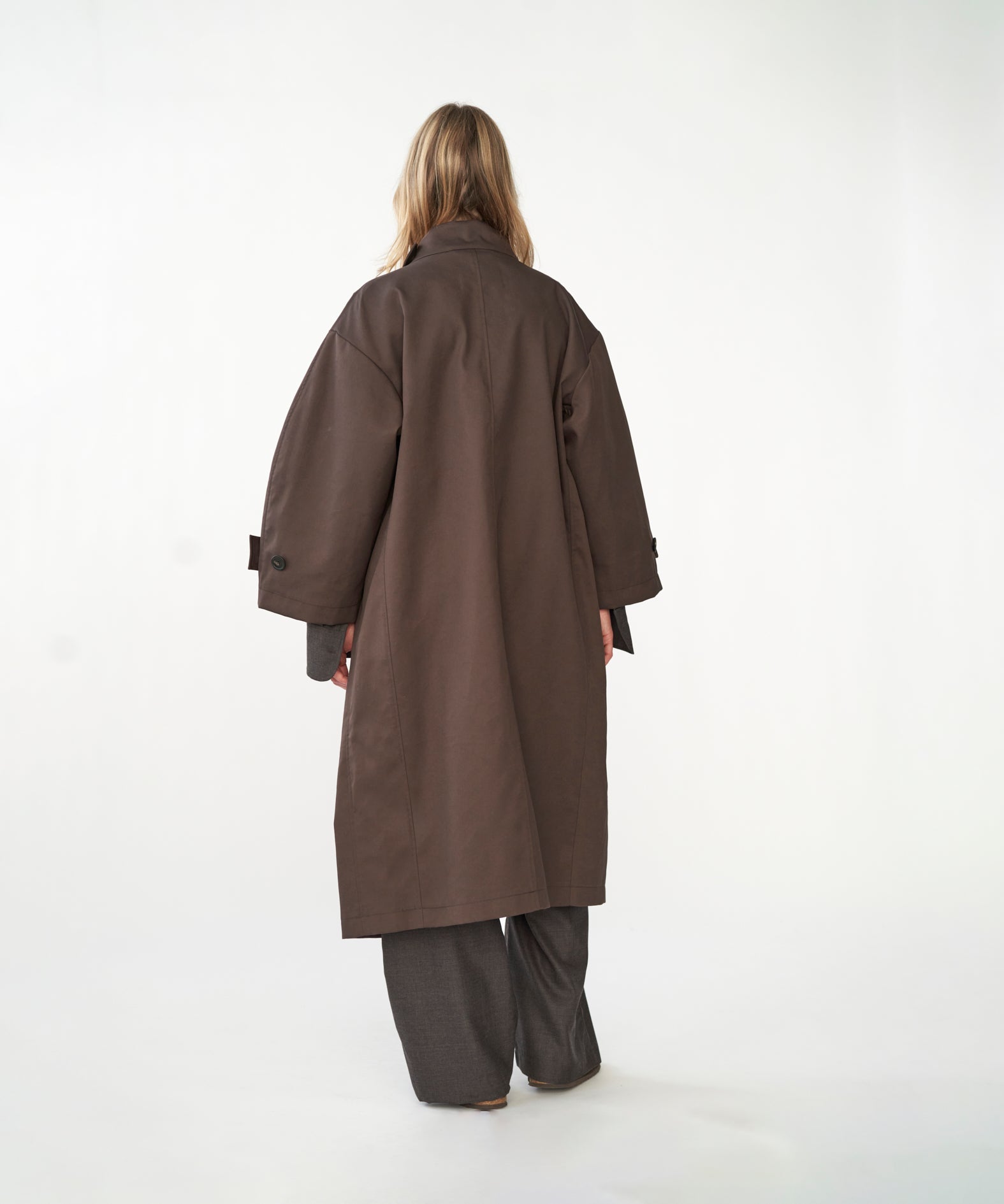 Water Resistant Coat / Dark Brown