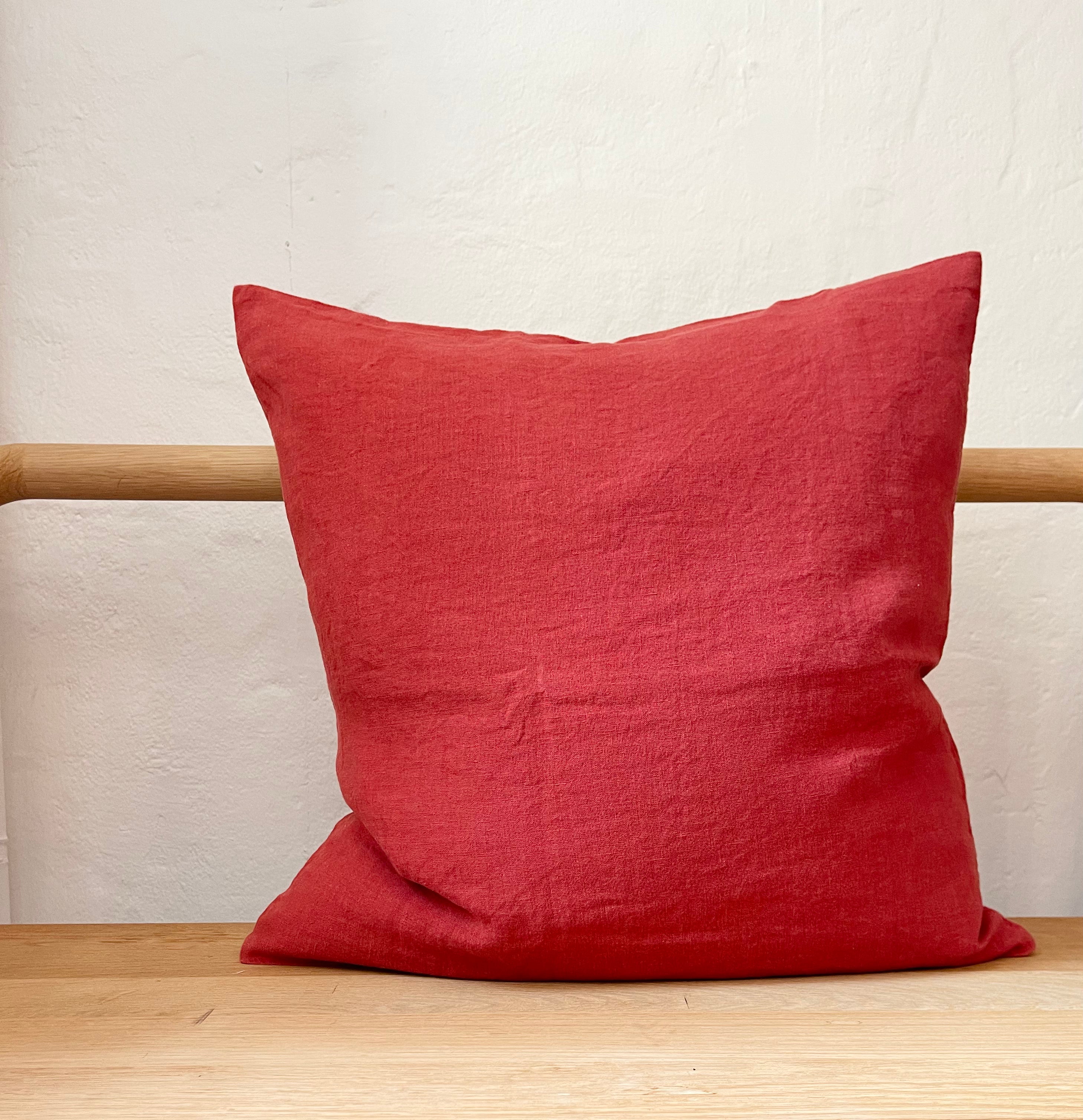 Linen Pillow Case 50x50 / Carmine Red