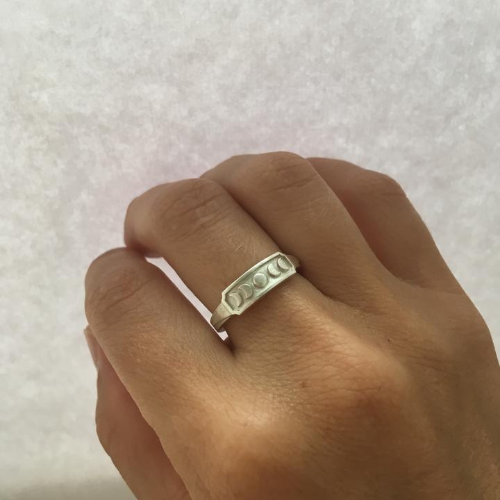 Everchanging Moon Ring, Silver